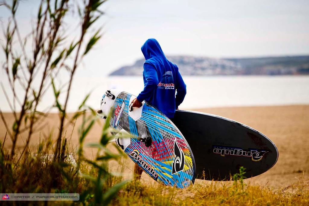 Heading to work - 2014 PWA Catalunya World Cup ©  Carter/pwaworldtour.com http://www.pwaworldtour.com/